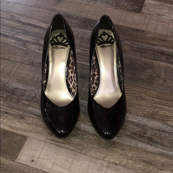 black heels - Picture 2 of 4